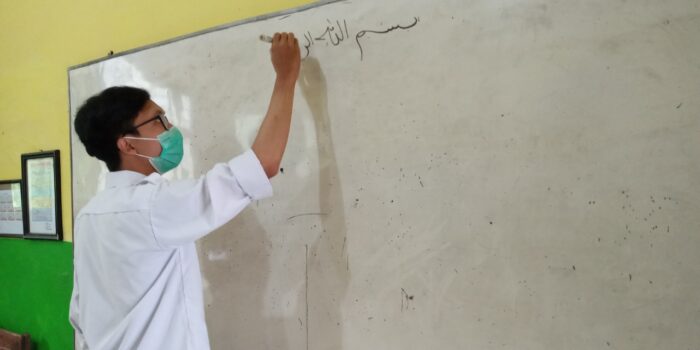 (Foto: Wahyu Setiawan-IP) Faris salah satu guru Agama yang masih berstatus GTT di Kota Malang