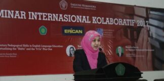 Dr. Rina Sari, M.Pd., Ketua Jurusan Bahasa dan Sastra Inggris UIN Maliki Malang saat memberikan sambutan di Seminar Internasional Kolaboratif 2017