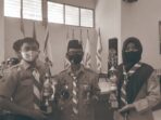 Foto : Ist Pelatih dan Pembina Pramuka SMAI Sabilillah Malang bersama Ketua Kwarcab Pramuka Kota Malang, dalam kegiatan serah terima piala juara lomba Vlog terbaik dan terfavorit Foto : Ist Pelatih dan Pembina Pramuka SMAI Sabilillah Malang bersama Ketua Kwarcab Pramuka Kota Malang, dalam kegiatan serah terima piala juara lomba Vlog terbaik dan terfavorit