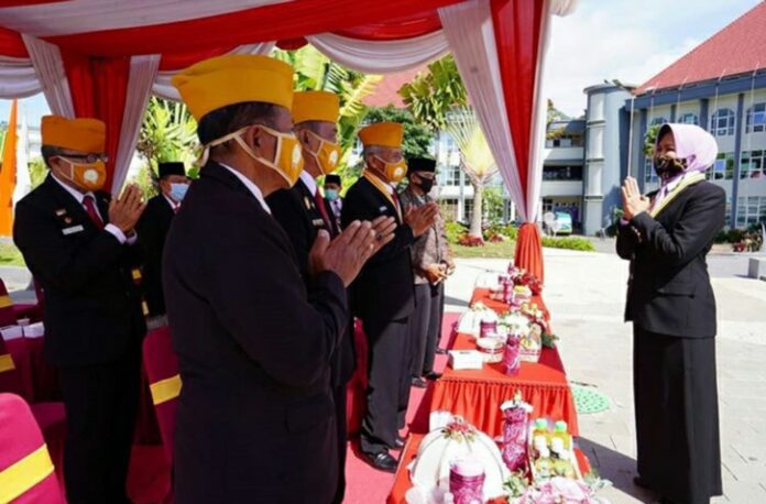 PhotoGrid_1605156949261 (1)