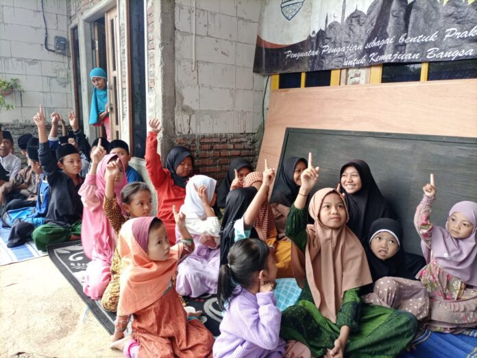 Anak-anak Gubuk Prabu Pethuk antusias ikuti kegiatan Inspirasi Pendidikan. (Foto: Tim Inspirasi Pendidikan)