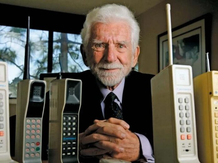 martin-cooper dan ponsel Motorola dynatac 8000x (detik)