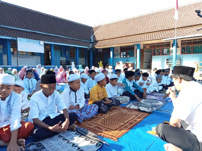 Istiqosah usai sholat dhuha berjamaah