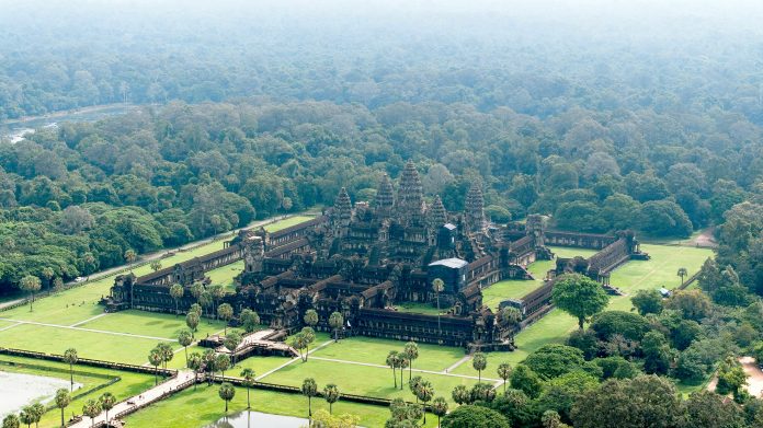 SINAU_Kompleks angkor wat dari atas udara