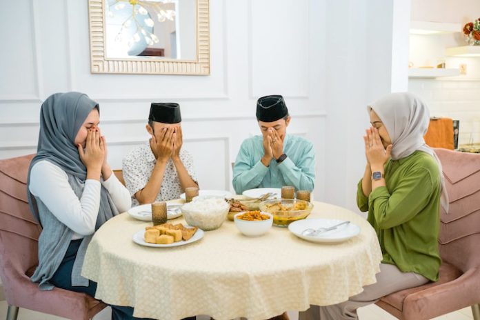 SINAU - Ilustrai berbuka bersama