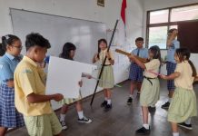 Siswa SD Shining Star Belajar Cinta Tanah Air Lewat Drama Puputan Margarana